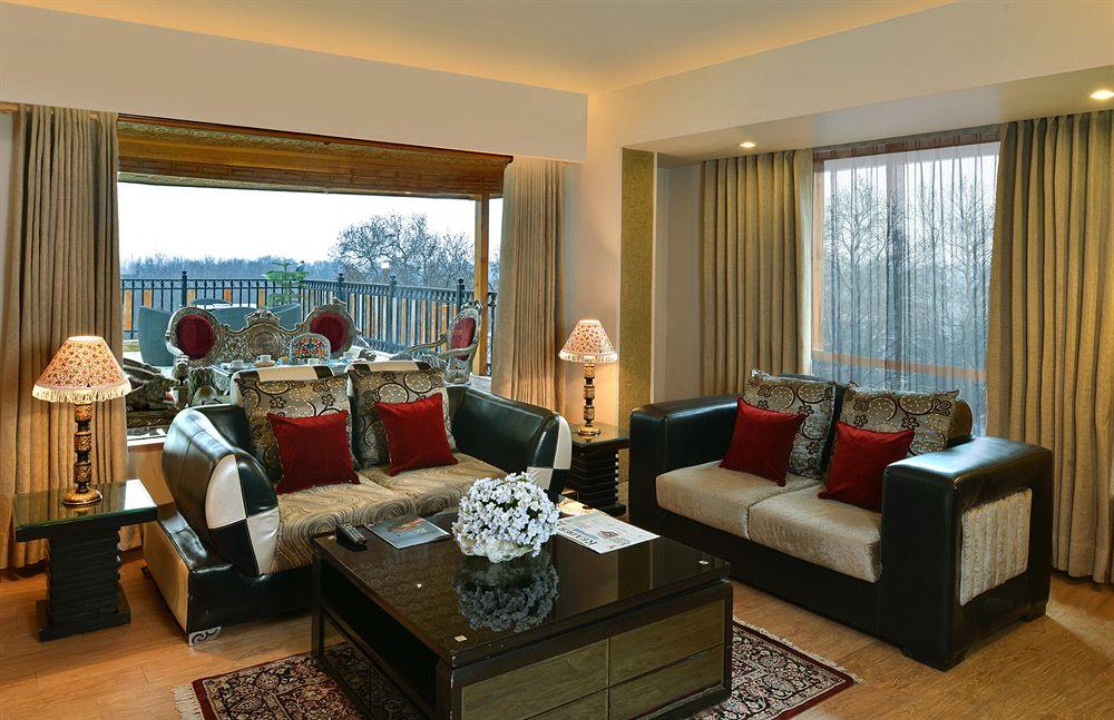 Golden Tulip Srinagar 호텔 외부 사진