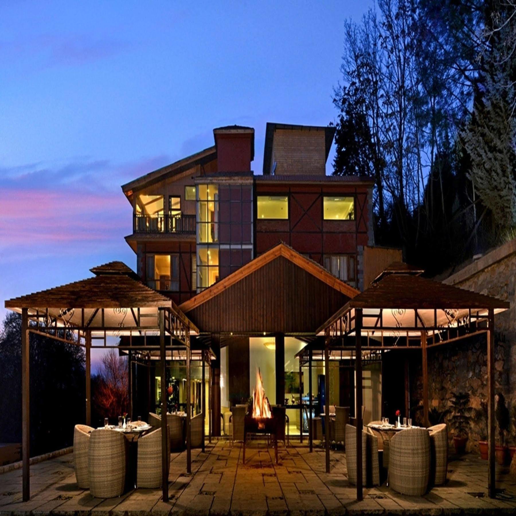Golden Tulip Srinagar 호텔 외부 사진