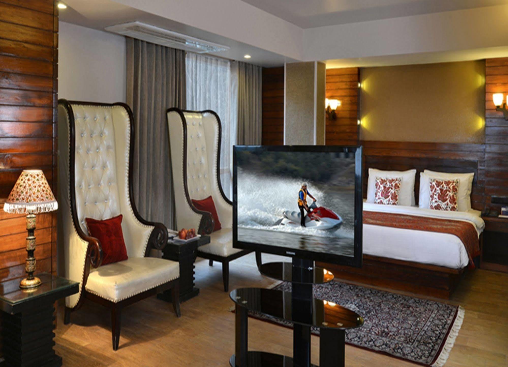 Golden Tulip Srinagar 호텔 외부 사진