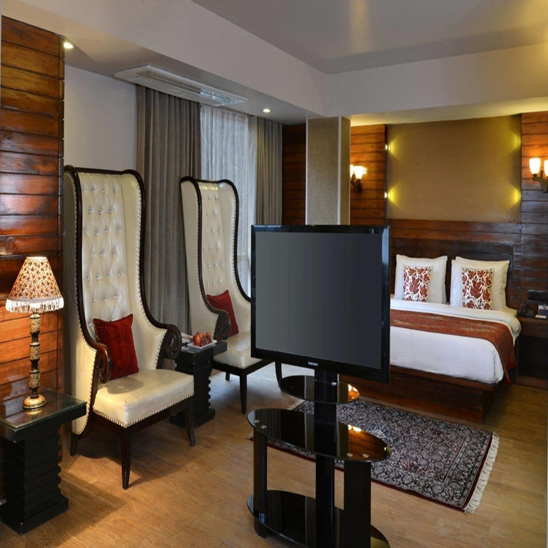 Golden Tulip Srinagar 호텔 외부 사진