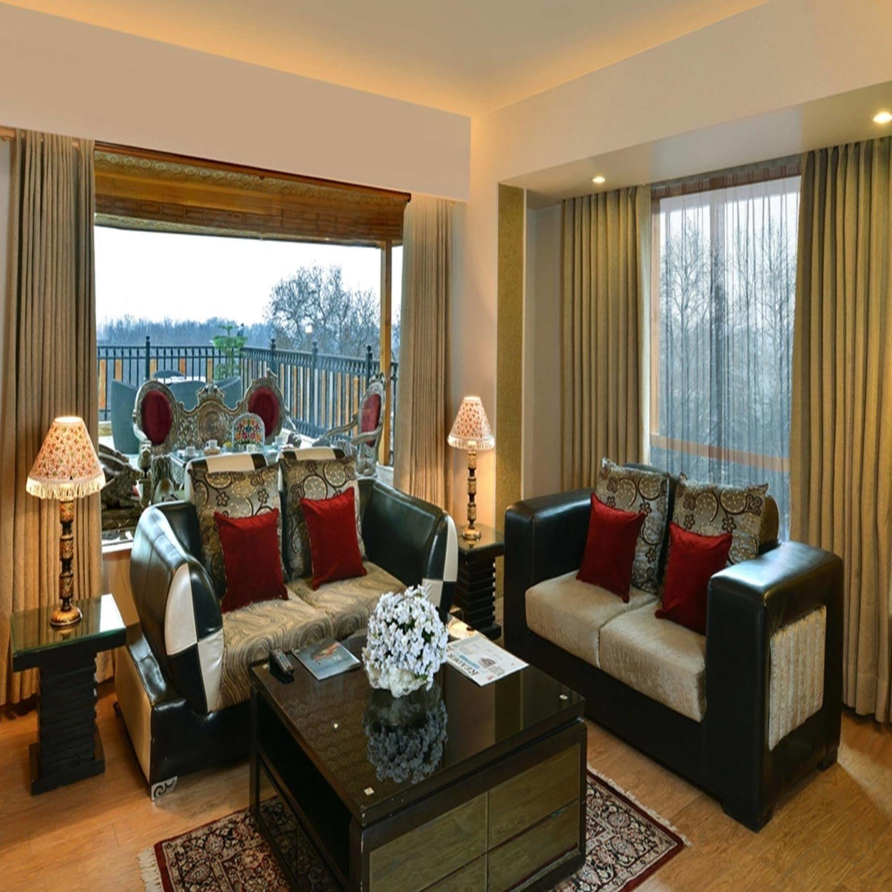 Golden Tulip Srinagar 호텔 외부 사진